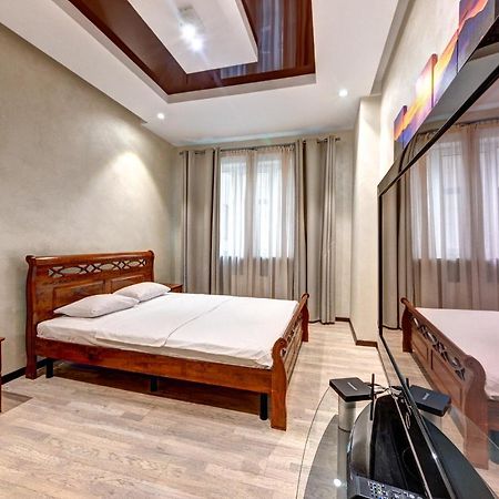 Apartments Near Kiev Botanical Garden Ym.Hryshka Ngoại thất bức ảnh
