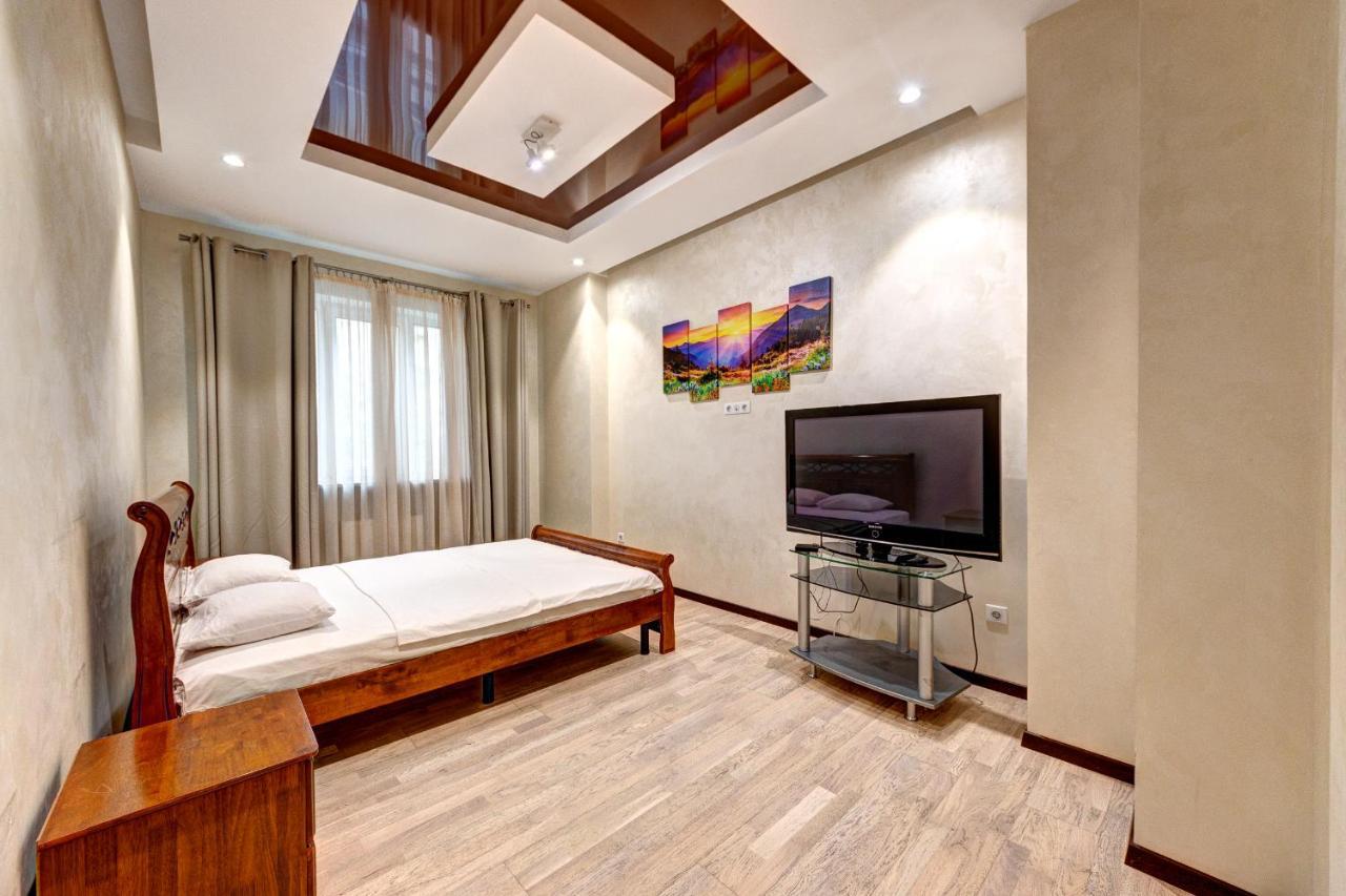 Apartments Near Kiev Botanical Garden Ym.Hryshka Ngoại thất bức ảnh